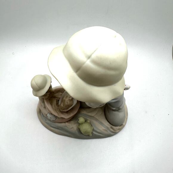 Vintage 1993 Precious Moments Figure "nothing can dampen the spirit of caring" - Picture 5 of 6